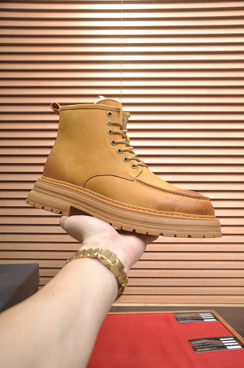 Men's shoes 💰680💶【UGG】(full genuine wool lining) Please pay attention to the quality of the original order and compare the thickness of the wool 🏮🏮Hot style Martin boots from Australia's warm luxury brand men's shoes, official website synchronization, Beckham men's style..., made of imported top-layer waxed cowhide, waxed toe box, Australian real wool velvet lining Carefully sewn...Imported rubber Martin boots outsole (comfortable, soft and wear-resistant). I really like the quality...Exquisite workmanship, you can't put it down once you see it. Code number 39-44